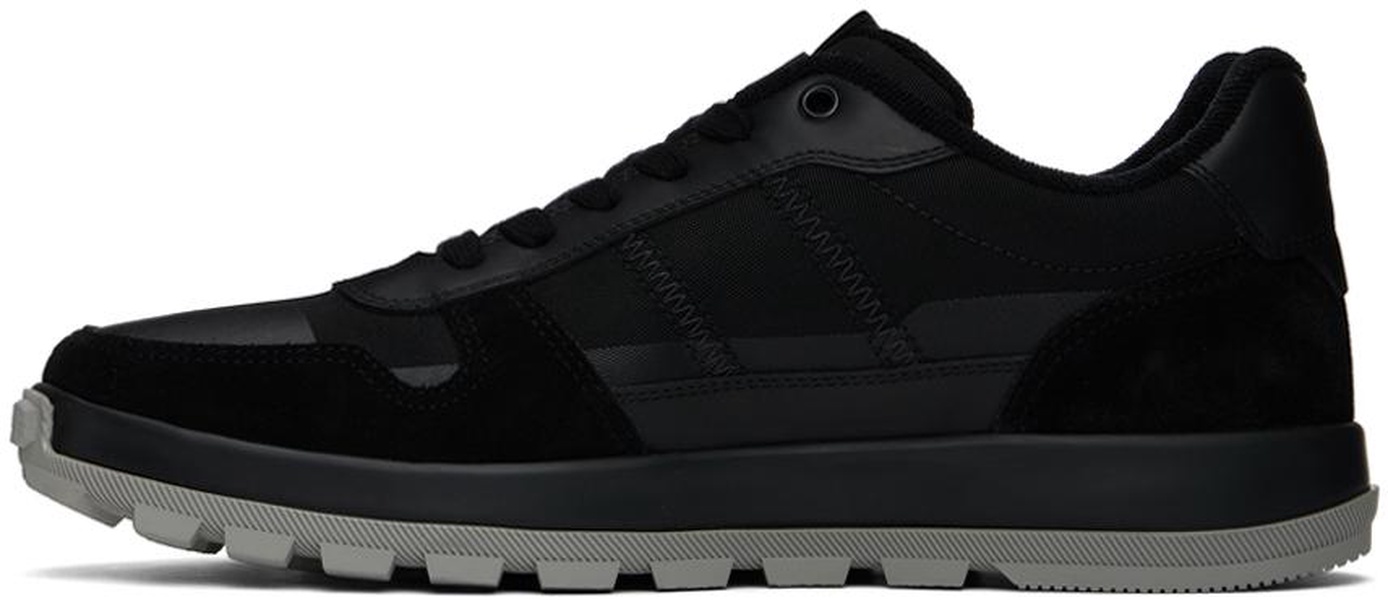 Black Crossing Sneakers