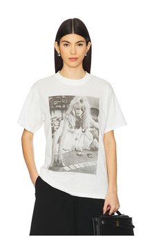 Lili Graphic Tee