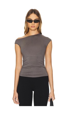 Valerie Top