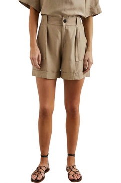maryam shorts in safari