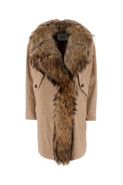 Bazar Deluxe Furs