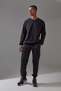 Man Active Pro Sweatshirt And Cuffed Sweatpants Tracksuit