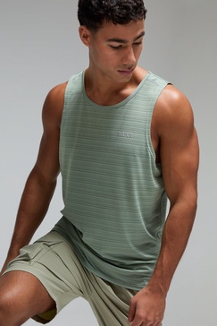Man Active Engineered Performance Regular Fit Undershirt