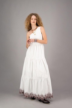 Leonor In White Cotton With Cut-out Flowers