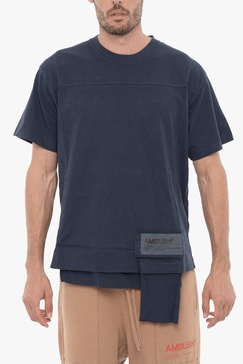 solid color crew-neck t-shirt with waist pocket