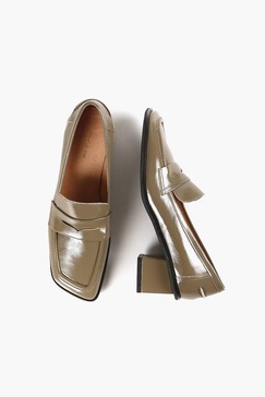 angle loafer princess in khaki