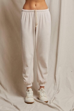 bailey velour joggers in sugar