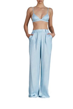 cassis bra in sky