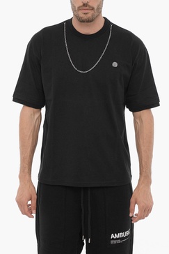 solid color crew-neck t-shirt with silver-tone chain