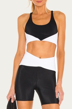 cora short in black/white
