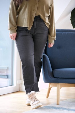 le jane crop jeans in obsidian