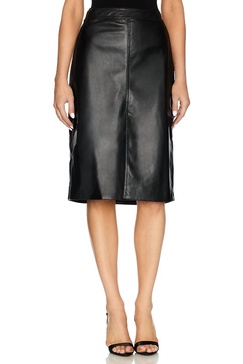 ladonne faux leather skirt in black