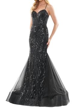sweetheart neckline prom dress in black