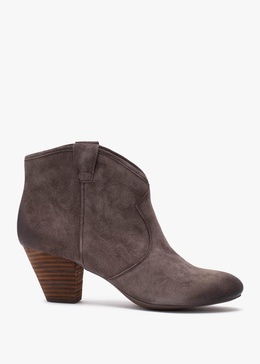 Jalouse Brown Suede Western Ankle Boots
