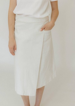 iris wrap skirt in ecru stretch twill