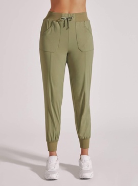 mastermind jogger in burnt olive