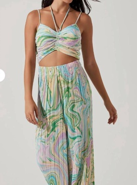 savine top in green swirl