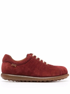 Iconic red shoe for women