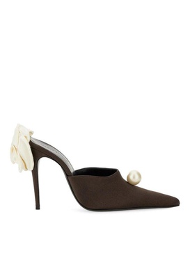 court shoes