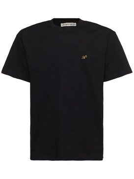Rear flower t-shirt