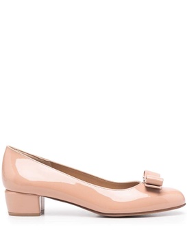 Leather pumps