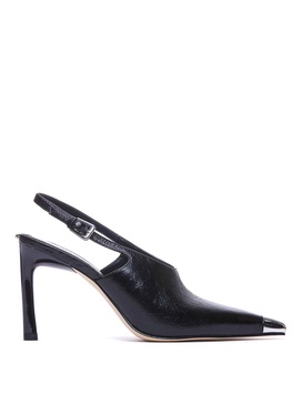 Court shoes