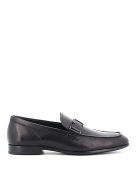 Timeless leather loafers