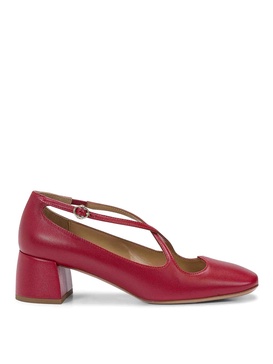 Court shoes