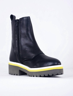 women's side cord boot in black