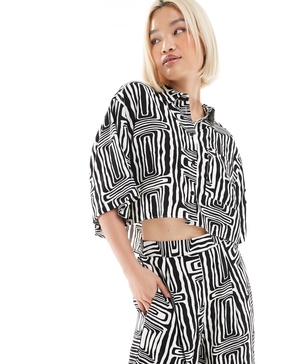 ASOS DESIGN cropped shirt in black and white print