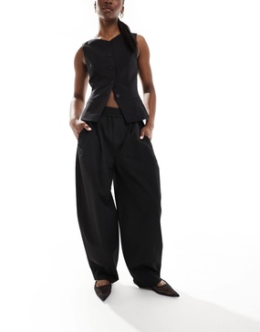 Bershka barrel leg tailored pants in black