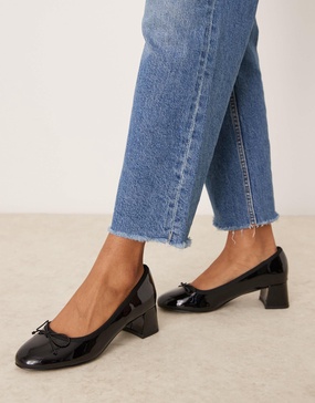 ASOS DESIGN Wide Fit Shelley bow detail mid block heel shoes in black
