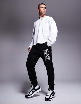 EA7 front logo sweatpants in black