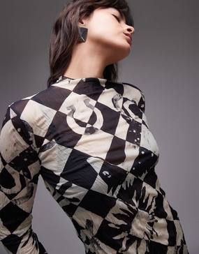 Topshop longsleeve crinkle checkerboard top in mono