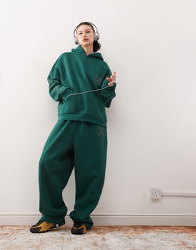 COLLUSION heavyweight logo relaxed sweatpants