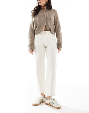 ASOS DESIGN comfort stretch straight jean in white