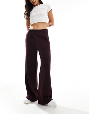 Bershka wide leg sweatpants in burgundy