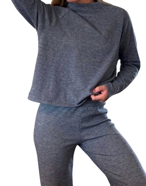 long sleeve raglan mockneck top in blue