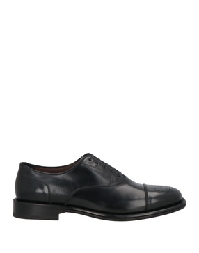 Laced shoes