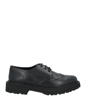 Laced shoes