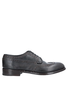 Laced shoes