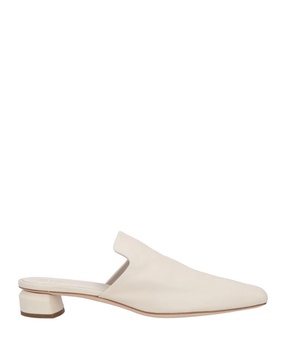 Mules and clogs