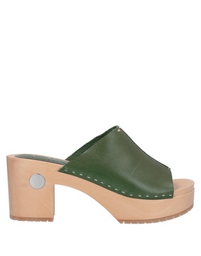 Mules and clogs