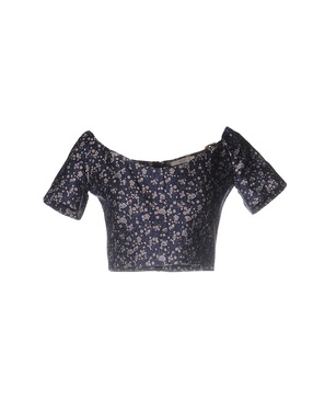 Off-the-shoulder top