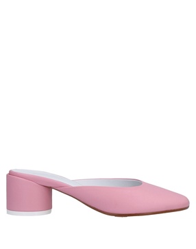 Mules and clogs