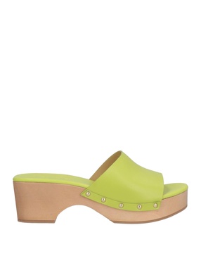 Mules and clogs