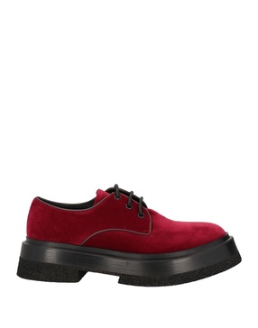 Laced shoes