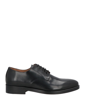 Laced shoes
