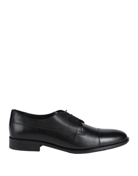 Laced shoes