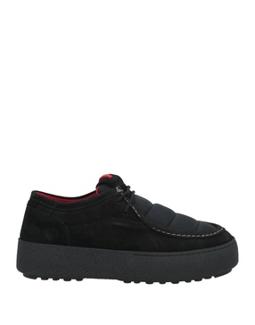Laced shoes